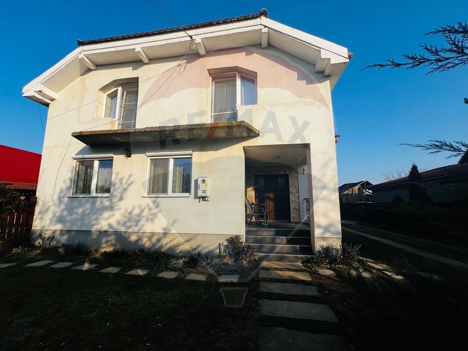 Vilă  P+M  constructie noua cu teren 1422 mp.CICIR