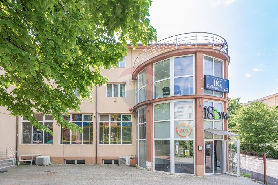 Hotel cu 23 unități de cazare, 2 săli de ședință, locație excelentă