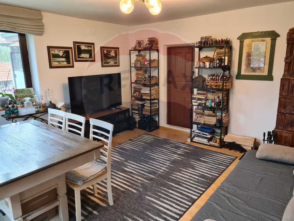 Vanzare casa  4 camere-microferma, cu panouri fotovoltaice