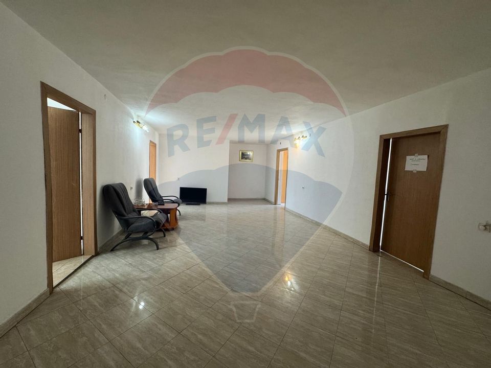 Spațiu comercial de 900mp de închiriat în zona Romanesti