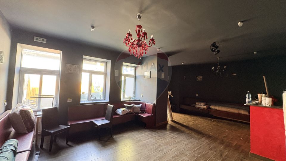 Spațiu comercial la strada + bar/cafenea în Centru Medias