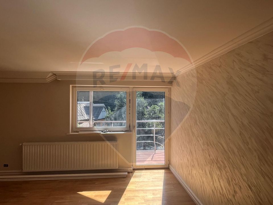 5 room House / Villa for sale