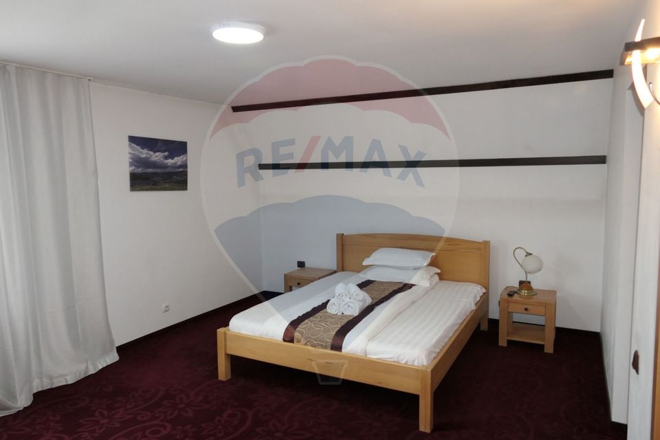 Vilă cu 10 camere de vânzare în zona Centrala