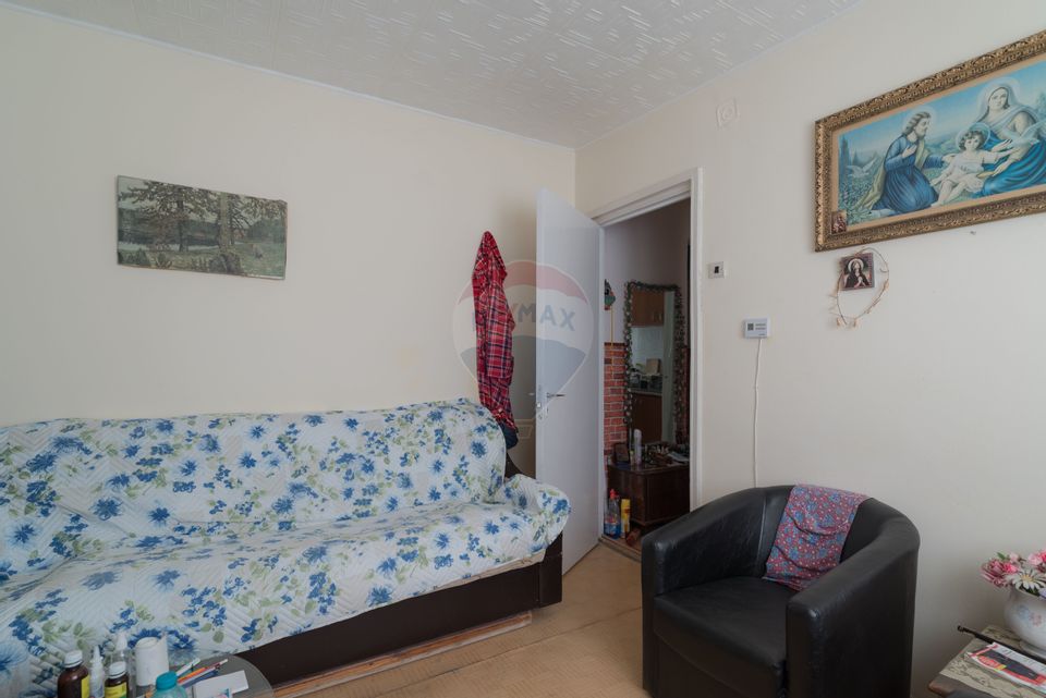 Apartament cu 2 camere  Central in Campina în zona Milcov