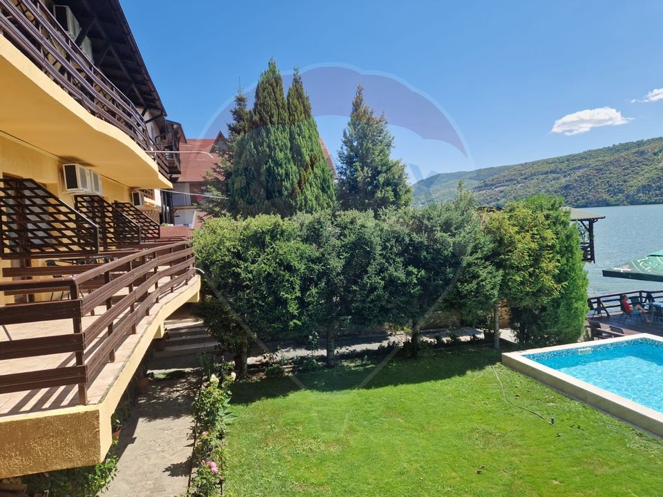 20 room Hotel / Pension for sale