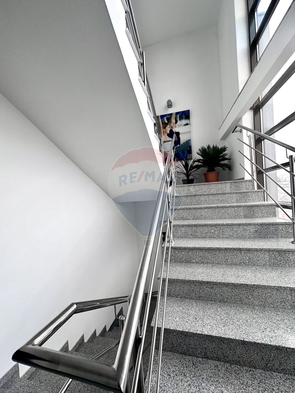 926.11sq.m Commercial Space for sale, Central area