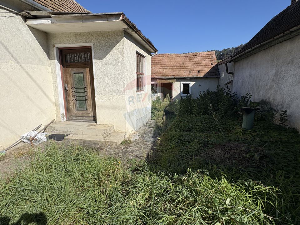 Vânzare sau schimb cu apartament - Casă cu teren 350mp, zona Mosnei