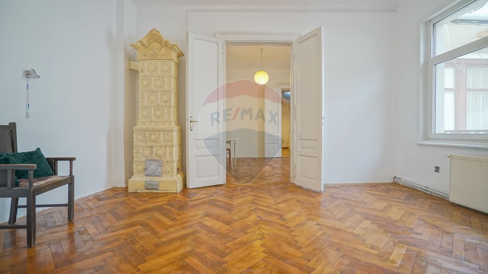 Investiție Centrul Istoric! Apartament 4 camere, 2 băi, 2 intrări