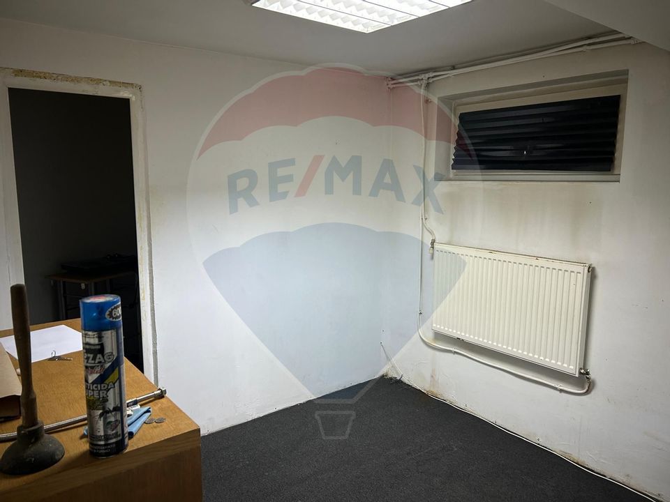 Spațiu la demisol - DE ÎNCHIRIAT