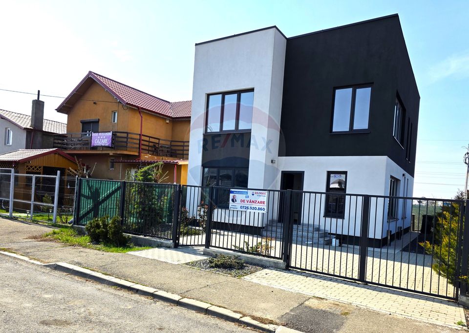 4 room House / Villa for sale, Micro 14 area