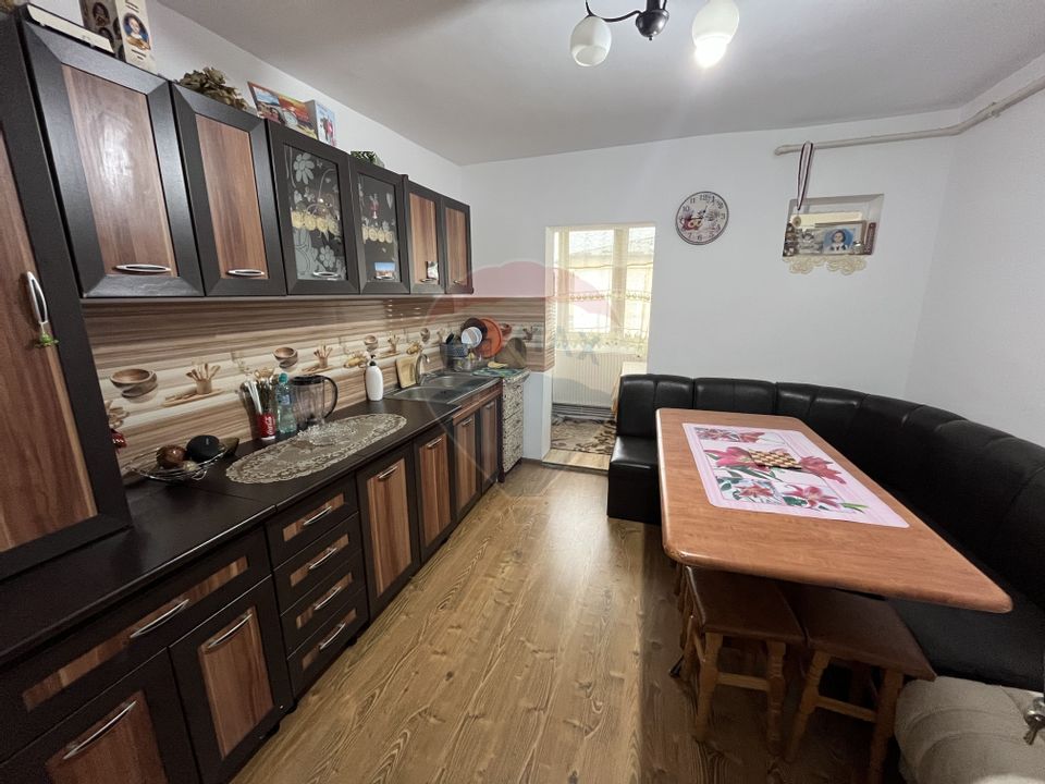 Apartament spațios de vânzare in GRUI - Câmpulung