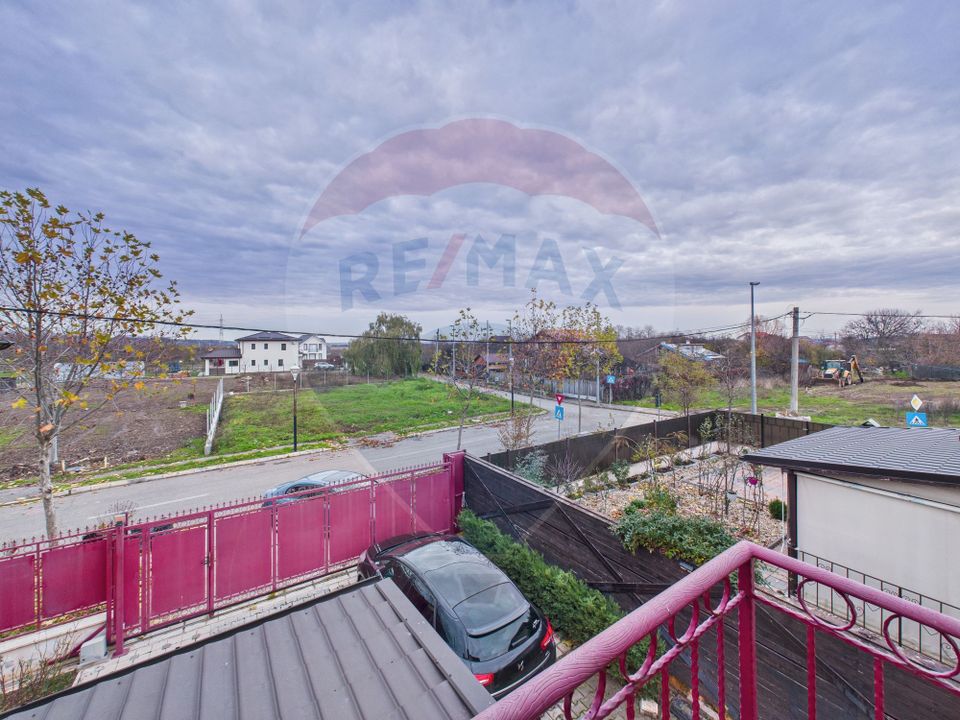 Casă / Vilă cu 5 camere de vânzare în zona Central