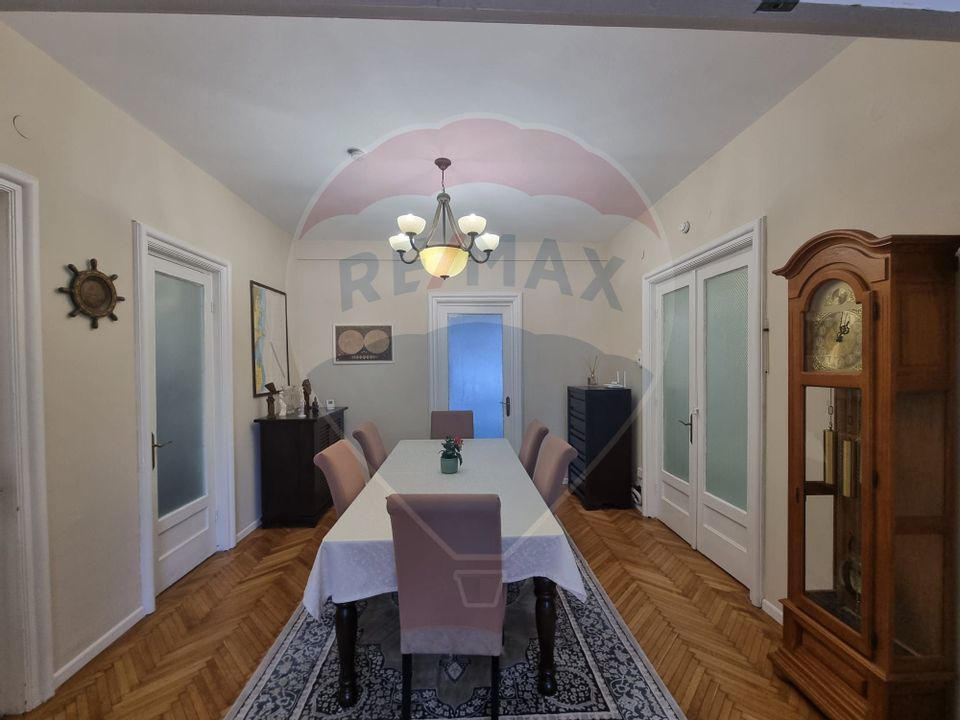 Apartament cu 6 camere de închiriat în zona Tomis Mall