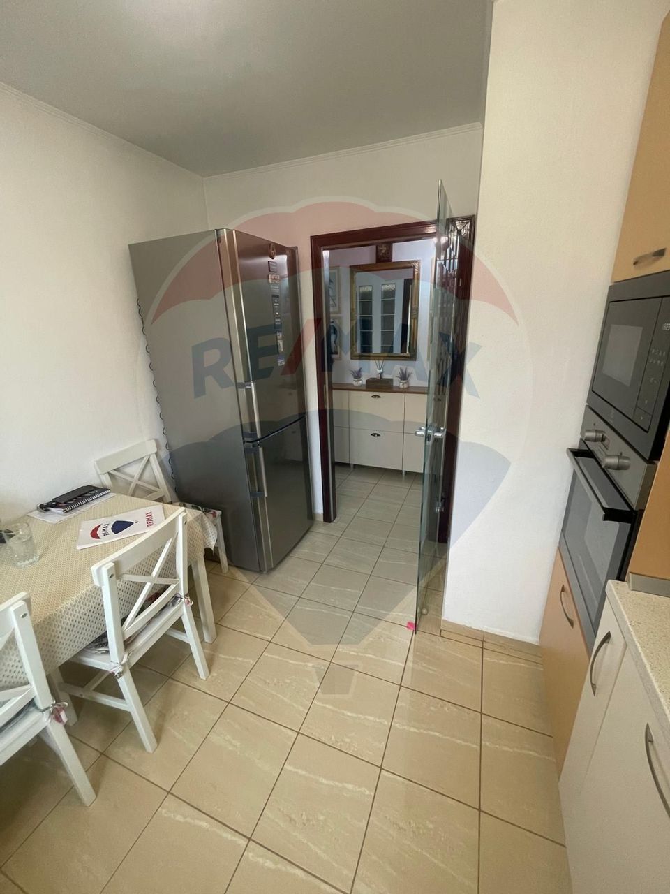 Apartament cu 3 camere de vânzare în zona Rovine