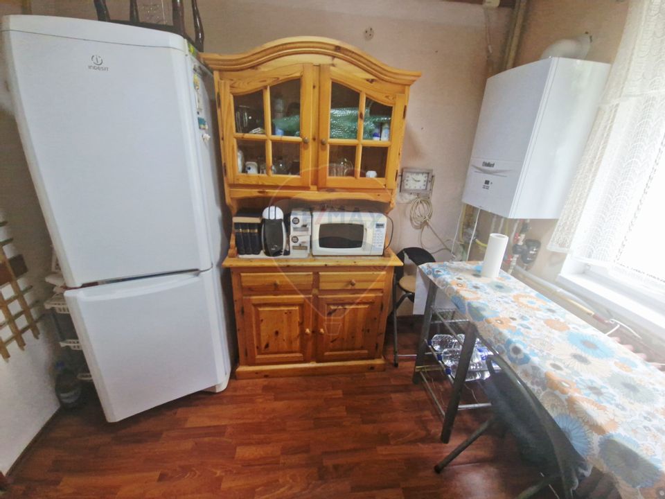 Apartament cu 2 camere de vânzare în zona Maratei