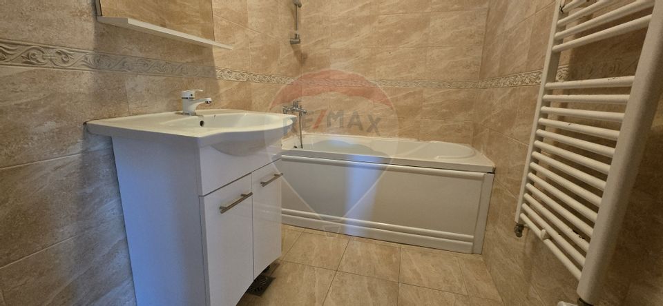 Apartament cu 3 camere de vânzare, de 122mp, zona Iris,