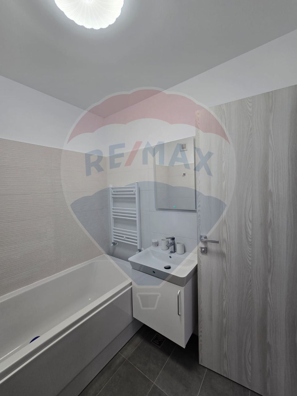 Apartament 2 camere bloc nou mobilat si utilitat zona Lapus arges