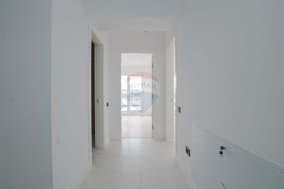 Vanzare apartament de lux cu 4 camere, curte de 279 mp in Pallady