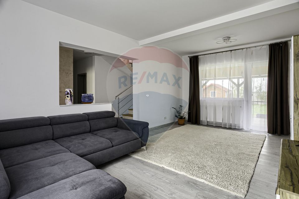 Casă de închiriat în cartierul Athena, zona 6 Vânători