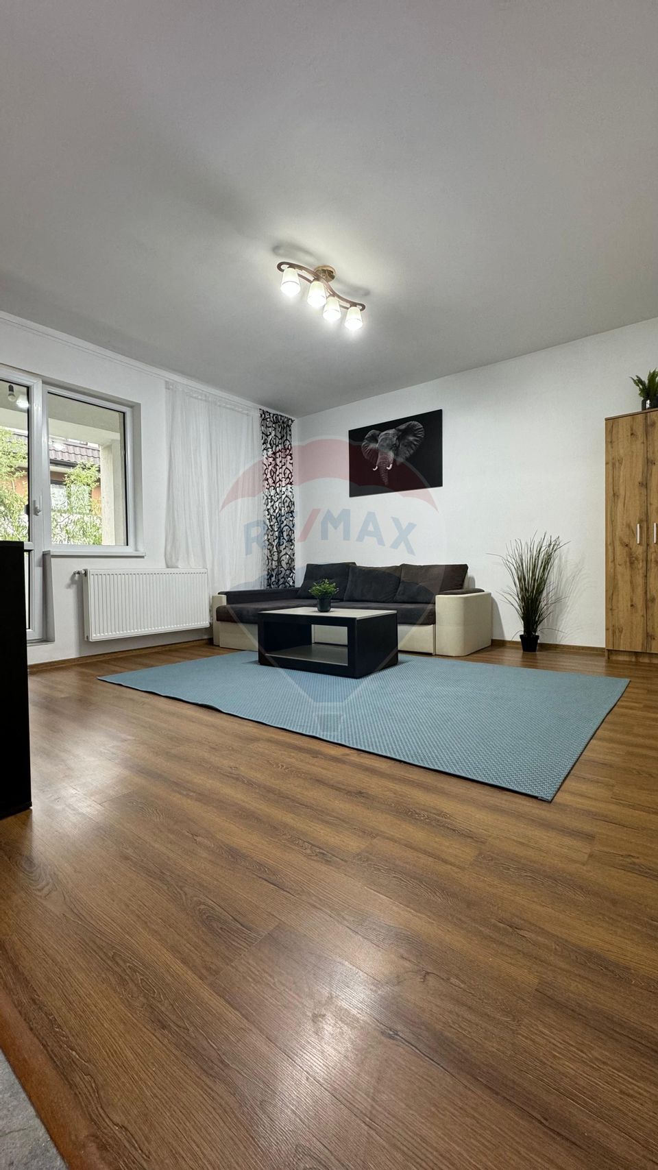 Apartament cu 3 camere de vânzare