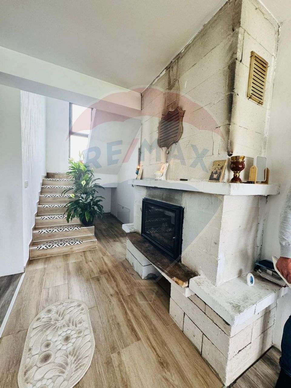 Casă / Vilă cu 5 camere de vânzare în zona Nord-Est