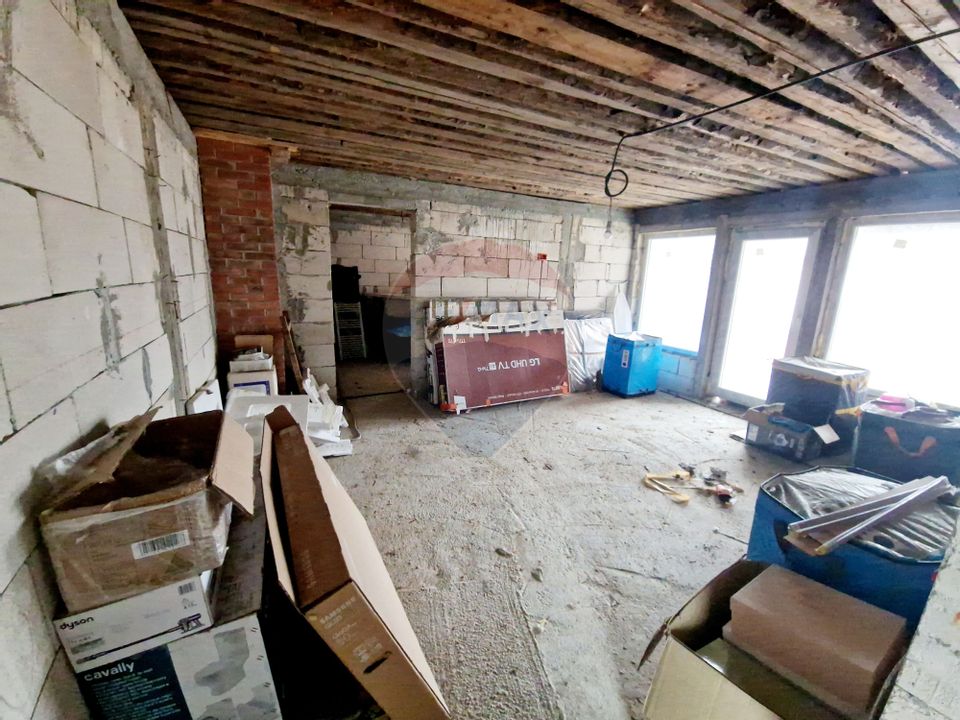 8 room House / Villa for sale