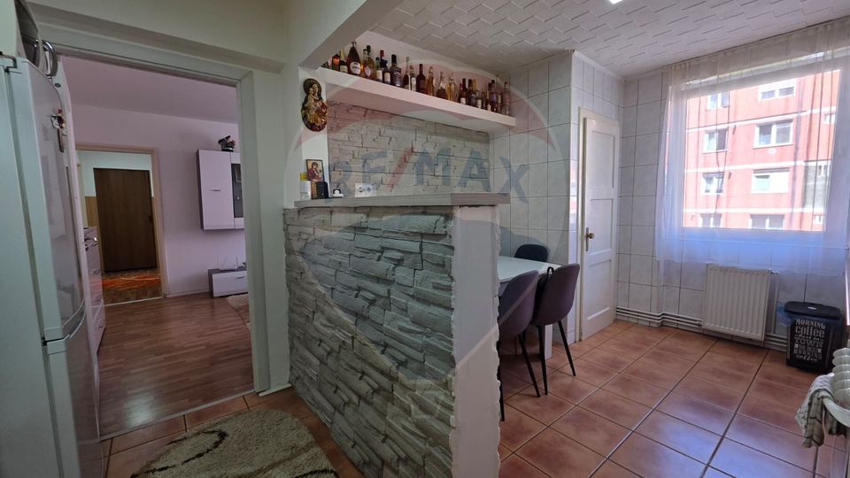 Apartament cu 3 cam de vânzare, str. Feleac, G. Campului