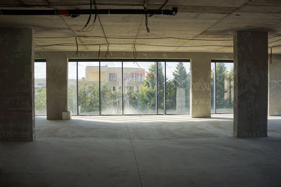 Clădire nouă de vânzare în Sânnicoară - poziție excelentă