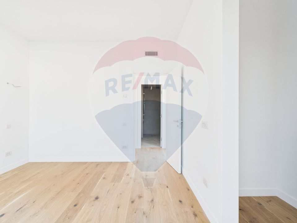 Bright and modern villa for sale in Amber Forest Tunari