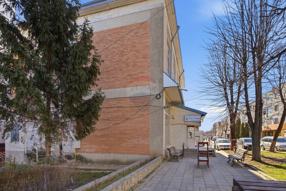 Clădire Comercială S+P+1E – Central, Flamanzi (Botosani)