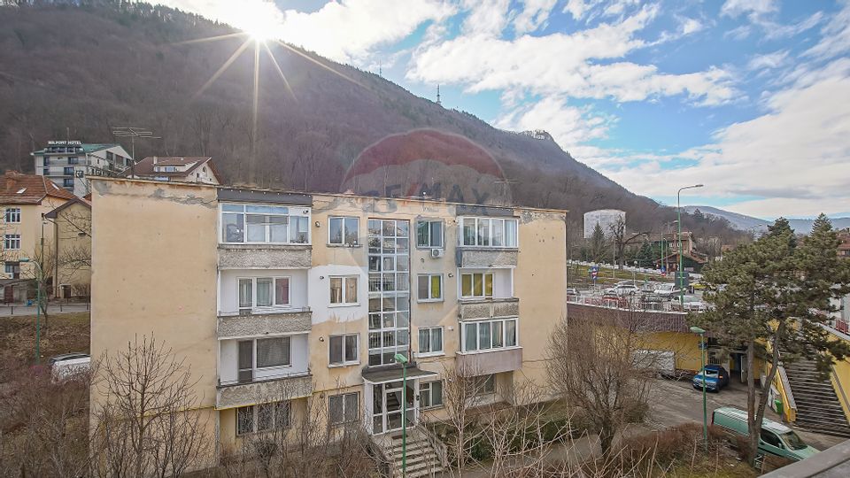 Apartament cu 2 camere de închiriat în zona Central