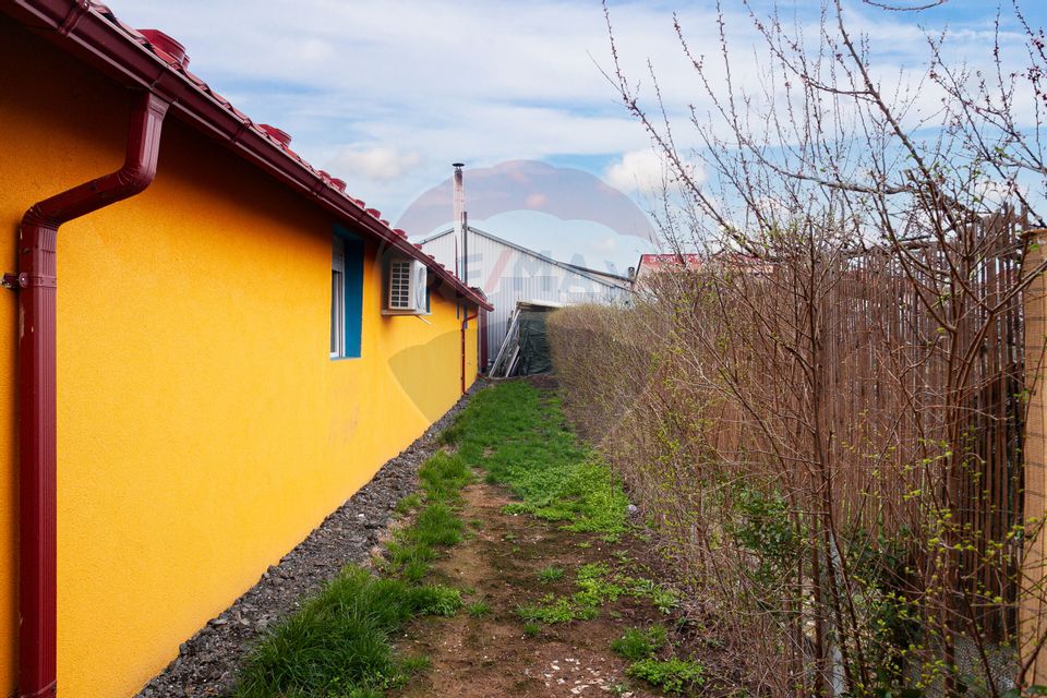 Casă renovată modern cu 3 camere de vânzare Frumușeni Arad
