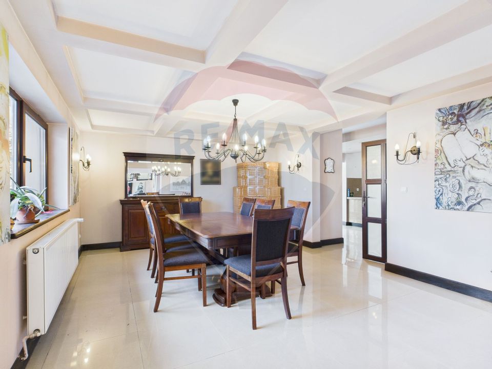 Vilă spațioasă în zona centrală Breaza, 310 mp utili, teren 610 mp