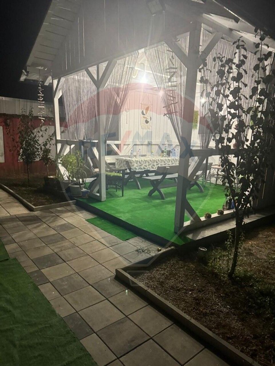 Casă / Vilă cu 5 camere de vânzare