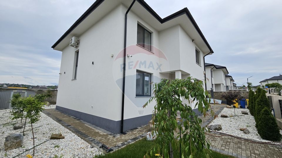 5 room House / Villa for sale
