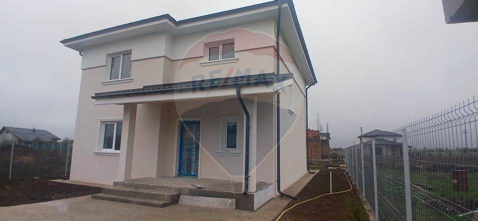 5 room House / Villa for sale