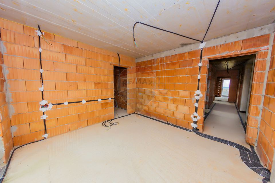 7 room House / Villa for sale, Est area