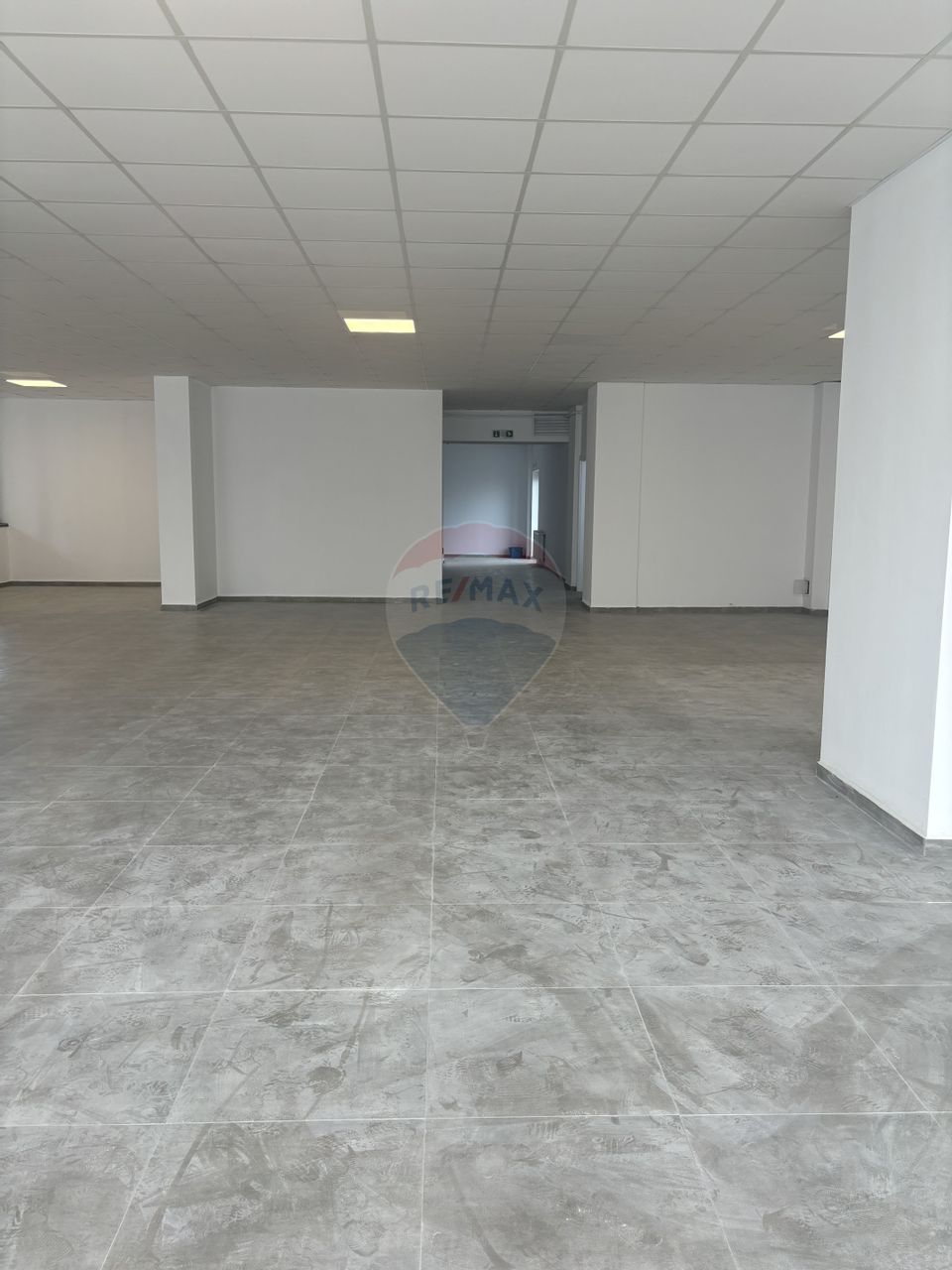 206sq.m Commercial Space for rent, Sisesti area