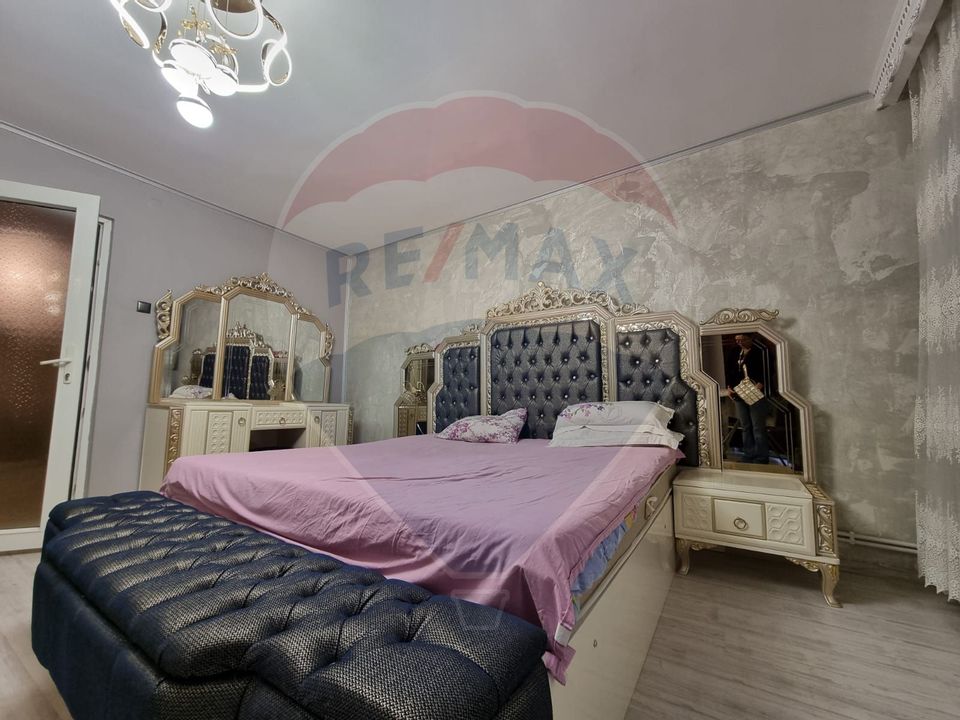 Casă / Vilă cu 4 camere de închiriat în zona Delfinariu