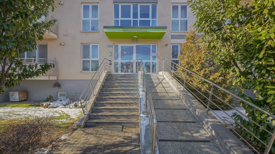 Comision 0% ! Apartament de 3 camere, Tractorul, Brașov