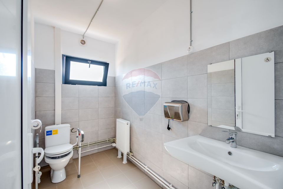 Hala de vanzare, 600 mp constructie, 7000 mp teren, Racari Dambovita