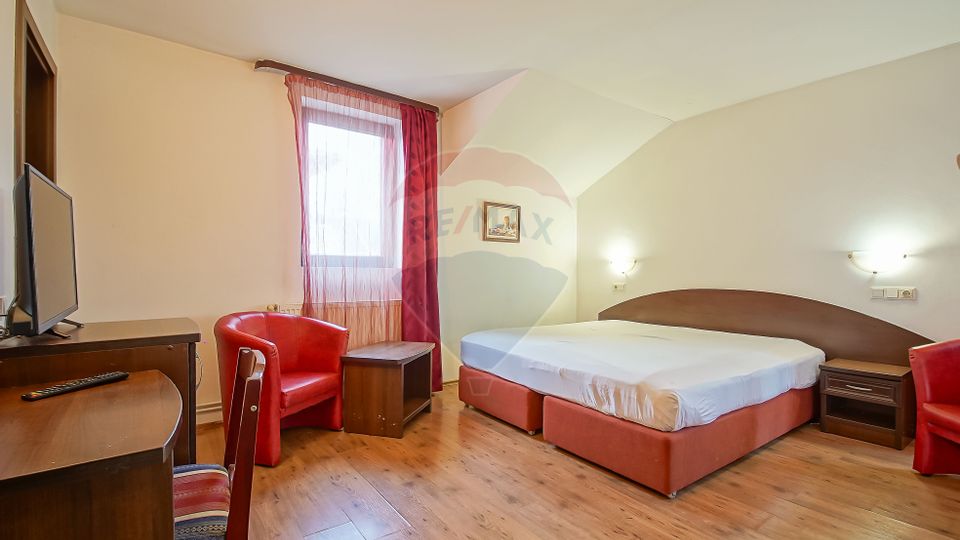 Casă / Vilă cu 12 camere de vânzare în zona Astra