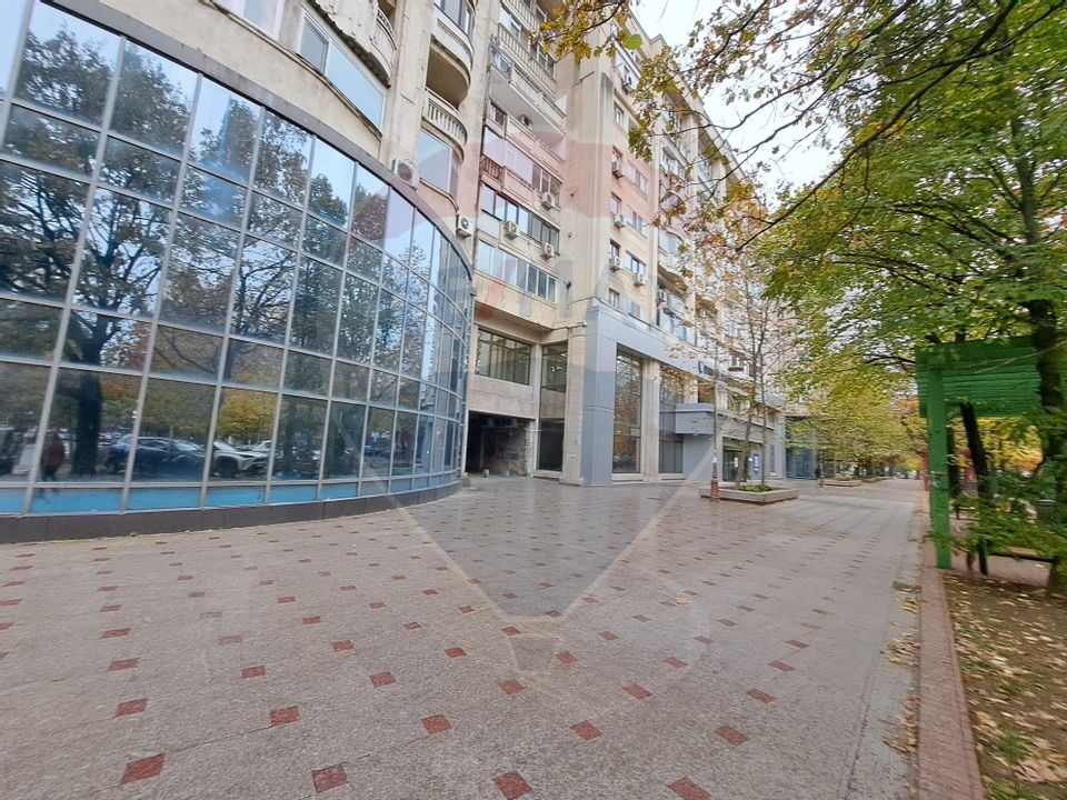 Apartament cu 3 camere de vanzare in zona Unirii