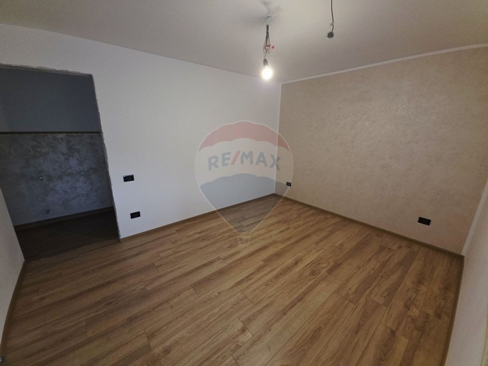 Casa  si  teren zona Balaurul