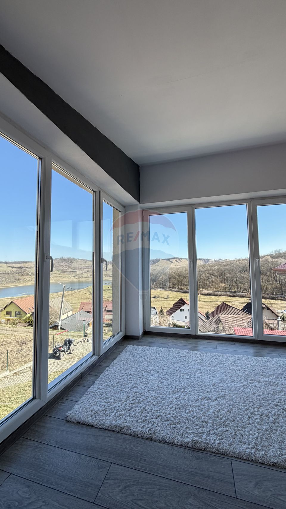 Casă cu vedere spectaculoasă - pentru locuit sau investiție turistică