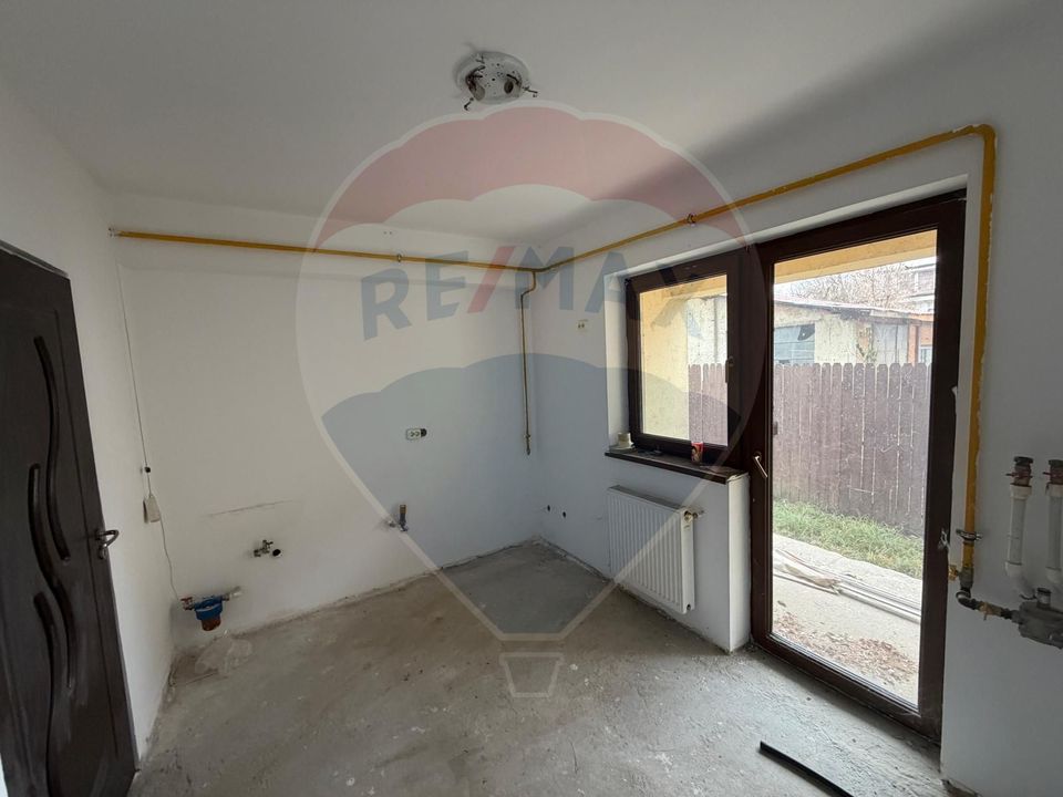 Apartament cu 3 camere de vânzare în zona Central