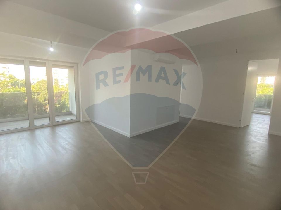 DE VANZARE Apartament cu 3 camere în zona Central/Ploiesti