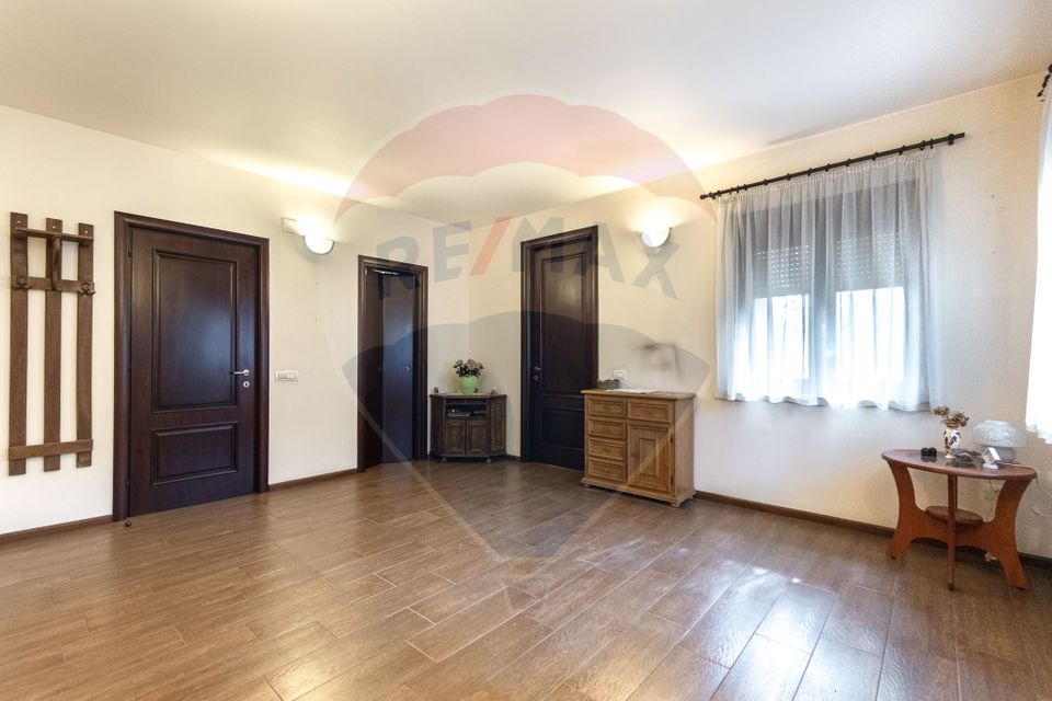 9 room House / Villa for sale