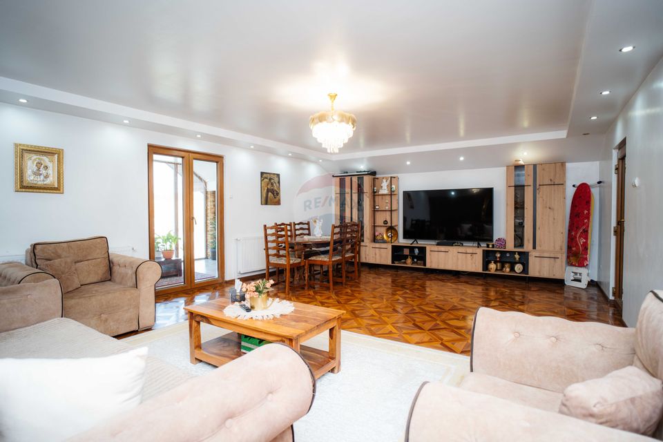 5 room House / Villa for sale, Periferie area