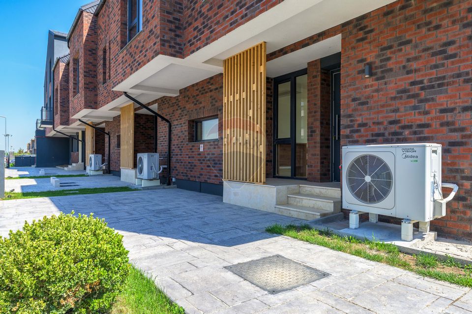 Vânzare Vilă cu 5 camere, curte si parcare de vânzare in TUNARI